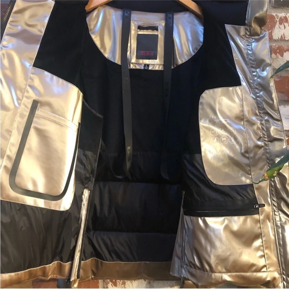 TUMI Champagne Shine Winter Jacket. Lots of functionality to this jacket. NWOT - Picture 4 of 7